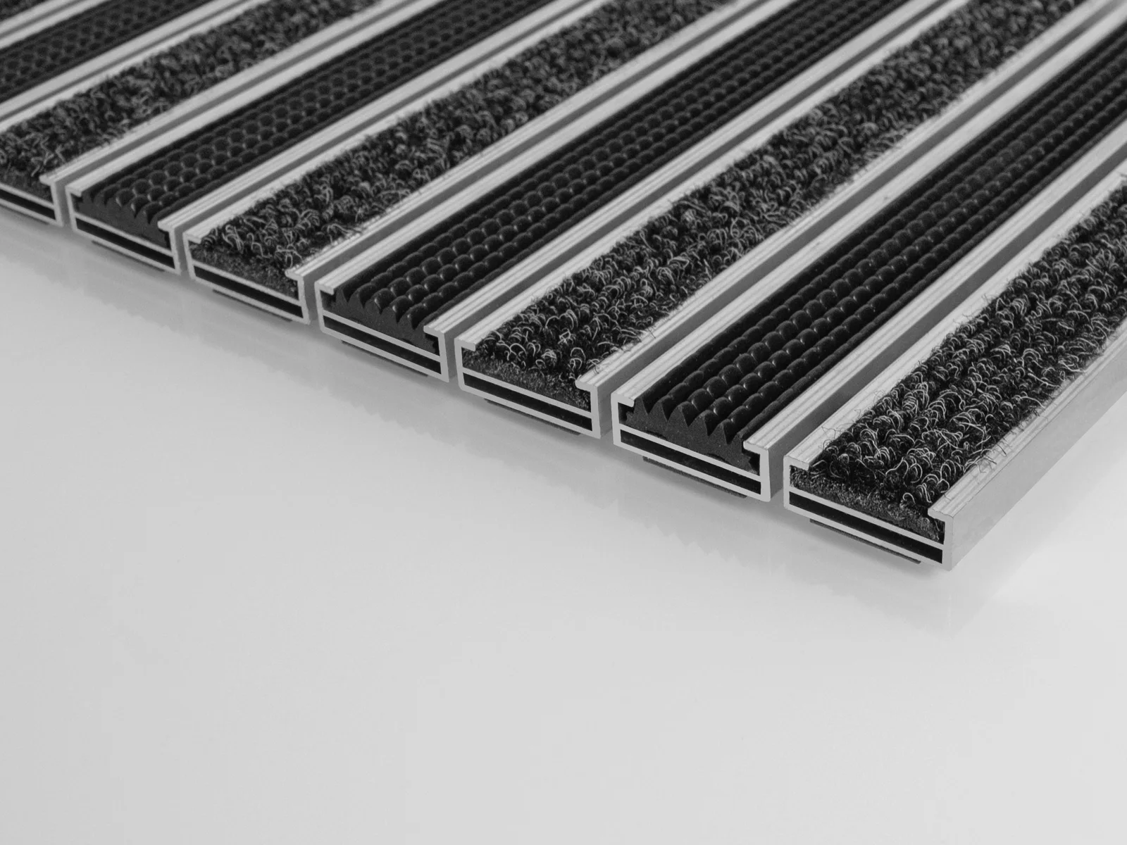 Smart Rips / Safe Eingangsmatte mit Ripseinlage mit EPDM-Gummiprofil